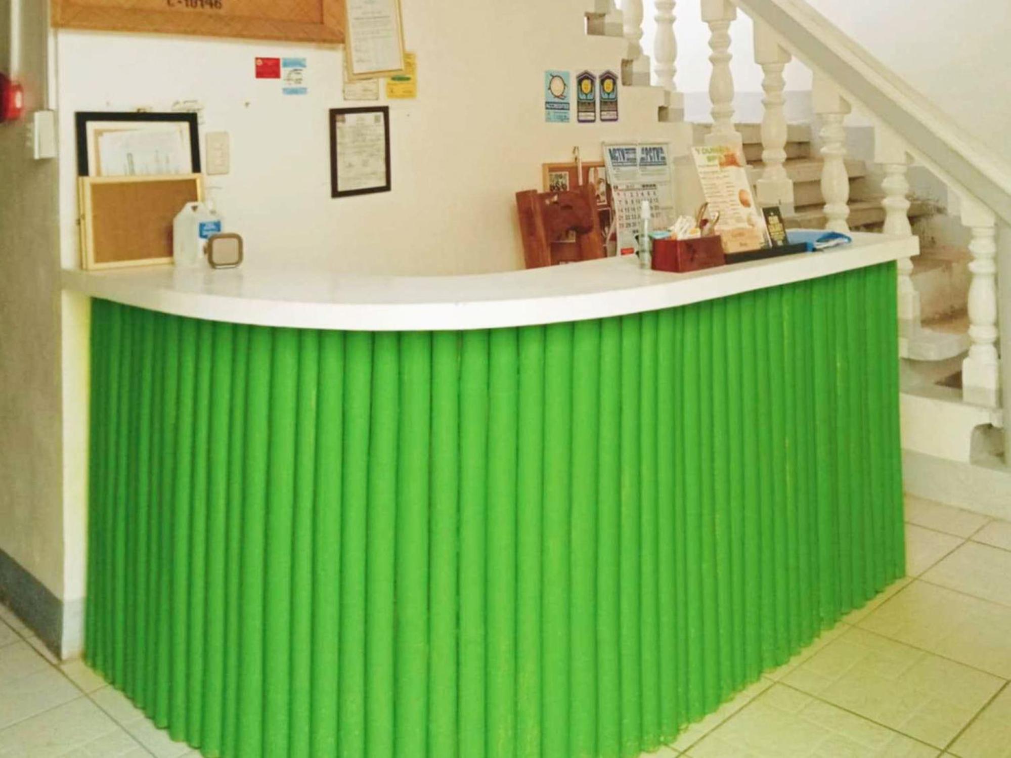 Reddoorz At Lfamili Hotel Boracay Balabag  Dış mekan fotoğraf